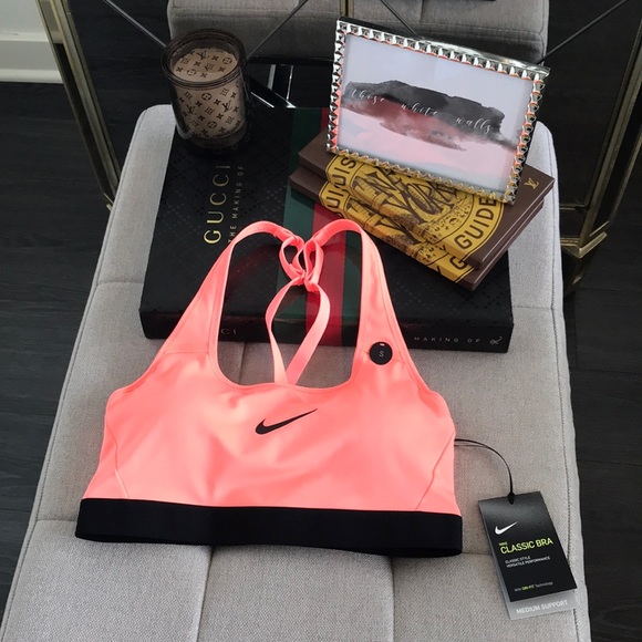 nike classic strappy sports bra
